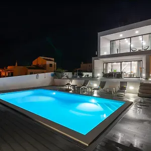 https://biscuttela-vicentina-praia-da-arrifana.hotelaalgarve.com