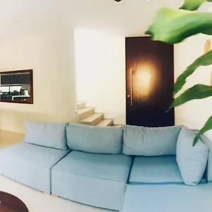 https://casa-camilla-bright-spacious-and-comfortable.quintano-roohotels.com